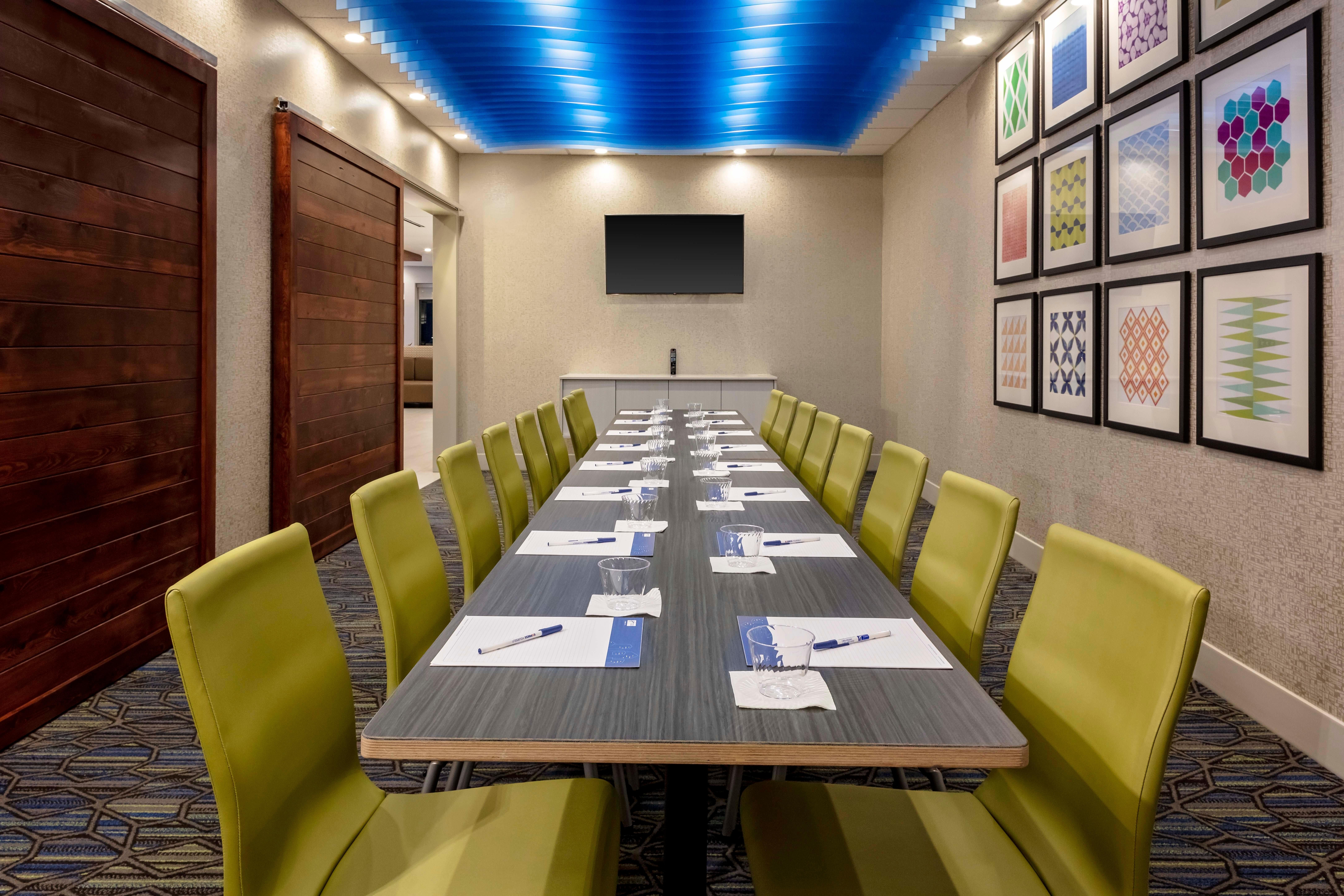 Holiday Inn Express & Suites - Madison By Ihg Екстер'єр фото