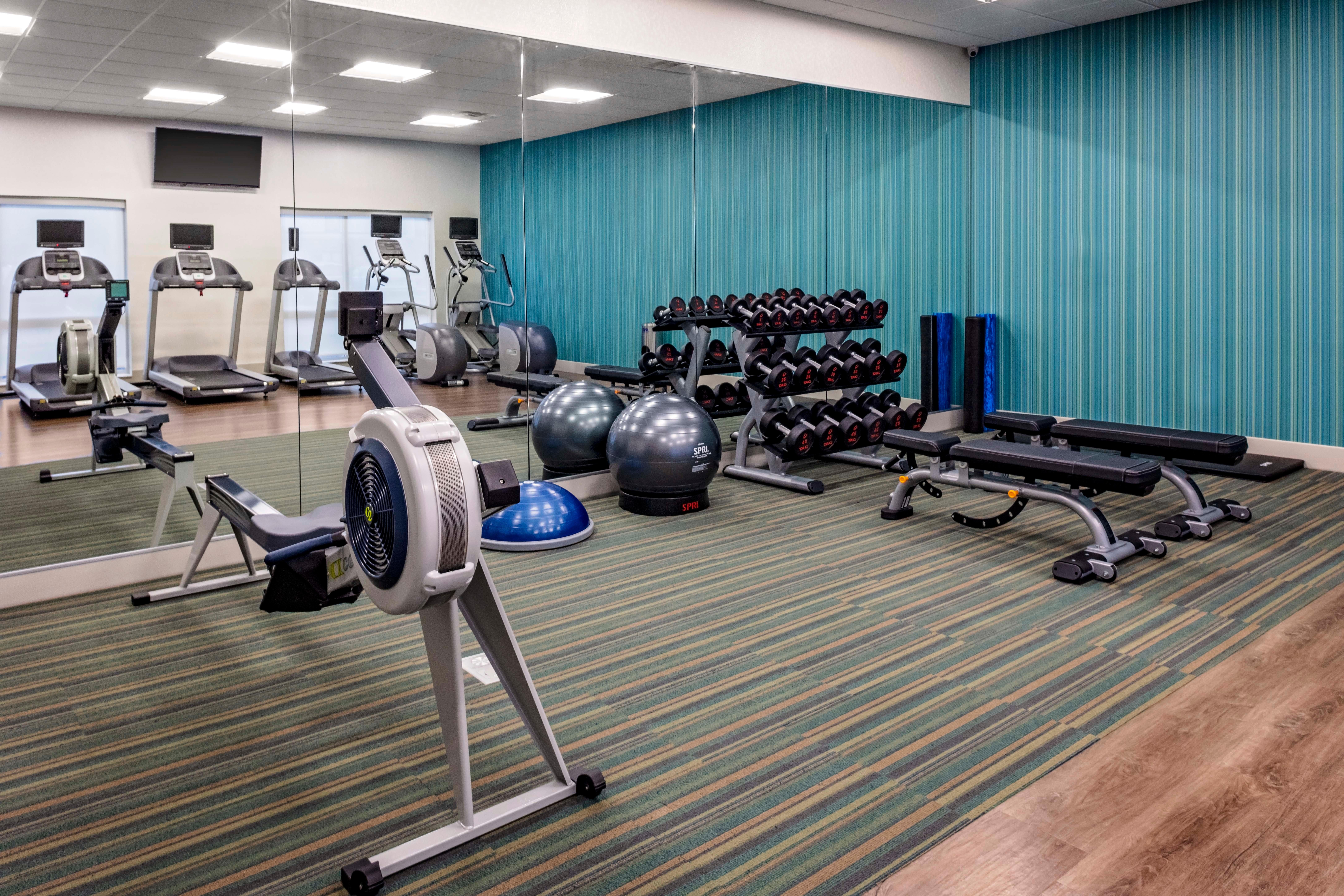 Holiday Inn Express & Suites - Madison By Ihg Екстер'єр фото